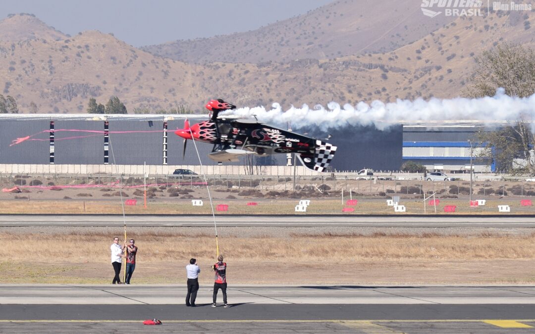 akbr – 2018- FIDAE 18 dentro-DSC_4677- Logo